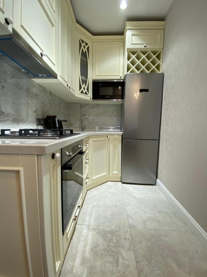 Dar Tower'S Cozy Apartment Batumi Esterno foto